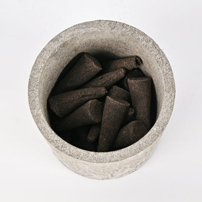 Aiimuzeum® Natural Rose Cone Incense 30 PCS- Handmade Excellence, Long Burning Perfect for Relaxation and Meditation,Aromatic Rooms,Air Purifier Home and House Decor (Black Avalanche Rose)