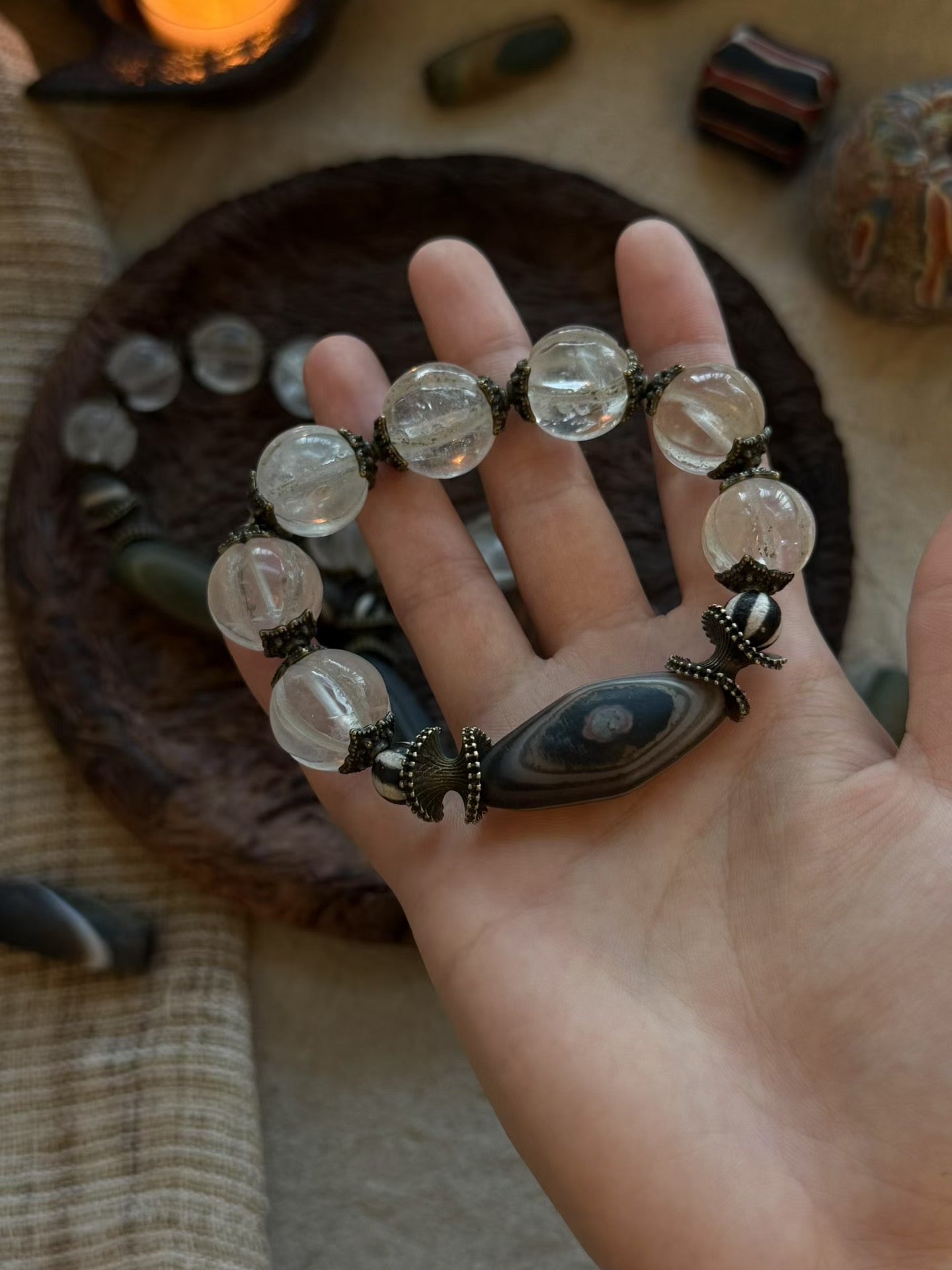 The Lucid Anchor（Raw Clear Quartz / Unbleached Linen）